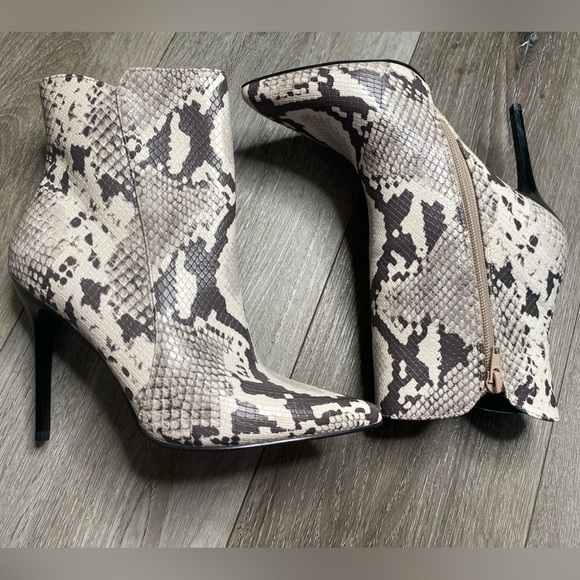 Madden Girl Snake Print Ankle Booties Pointed Toe Primpp/Prim02J1 Size 7 - Picture 13 of 16